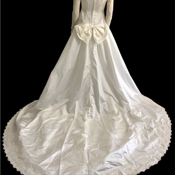 Vintage After Six Wedding dress with train & sleeveless gloves size 8 - Picture 12 of 16